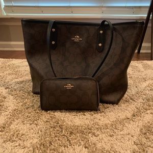Coach purse and wristlet